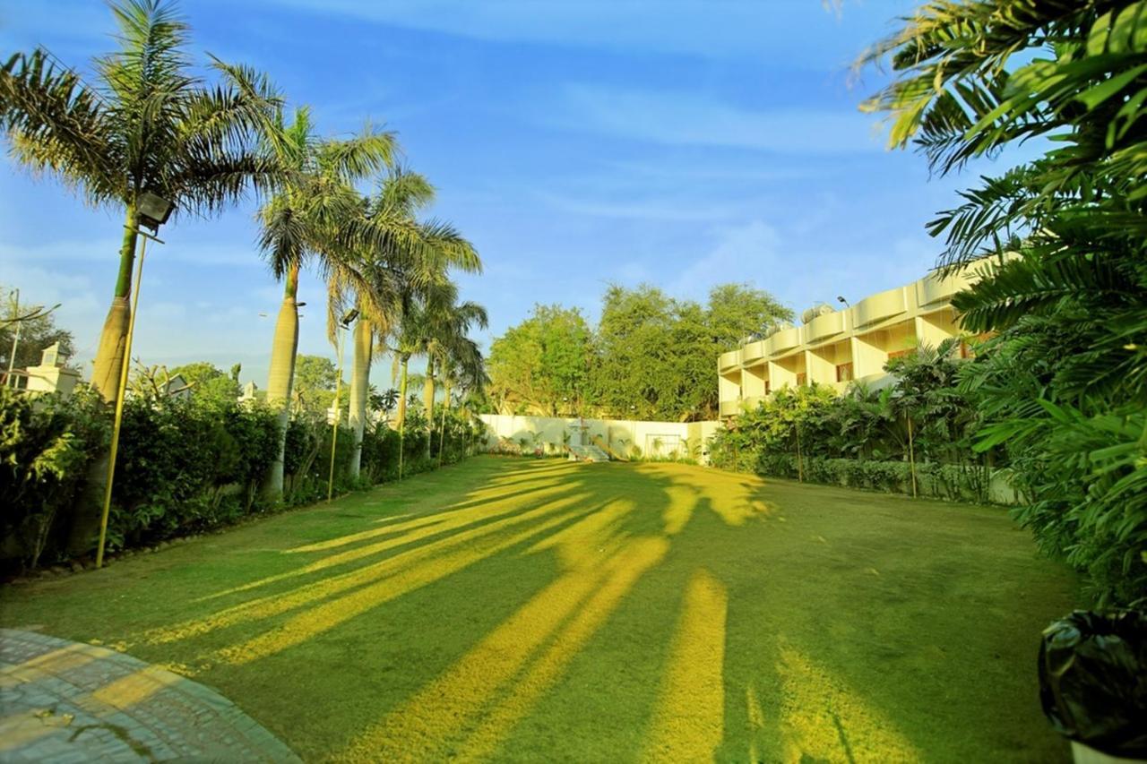Hotel Chandrawati Palace Ābu Road Extérieur photo